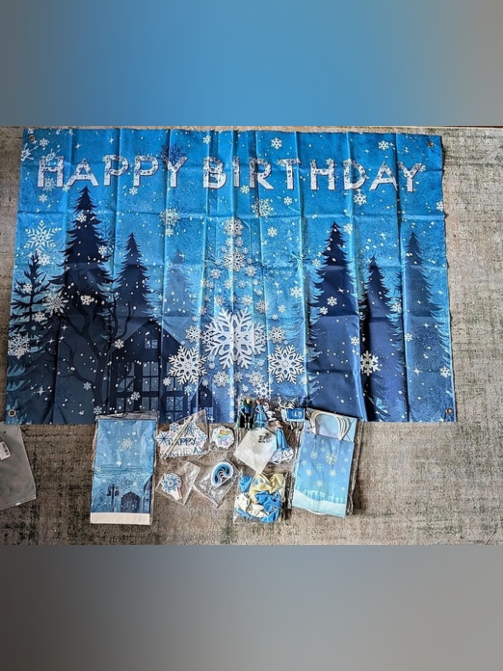 New Disney Frozen/Winter Snowflakes Themed Party Decor And Lootbag Items
